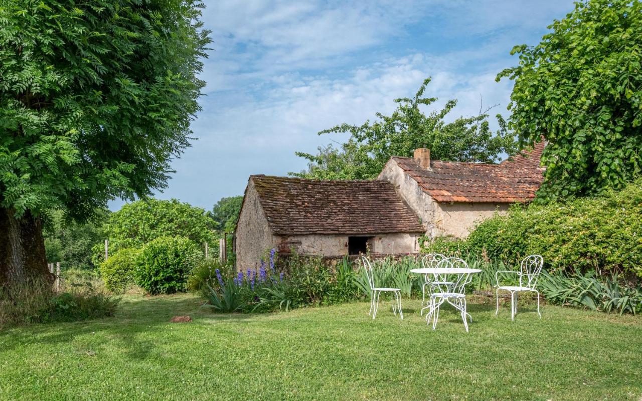 La Maison Magique Bed and Breakfast Saint-Chamassy Exterior foto