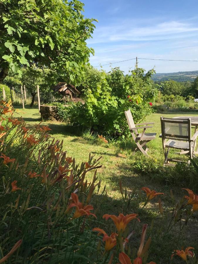 La Maison Magique Bed and Breakfast Saint-Chamassy Exterior foto